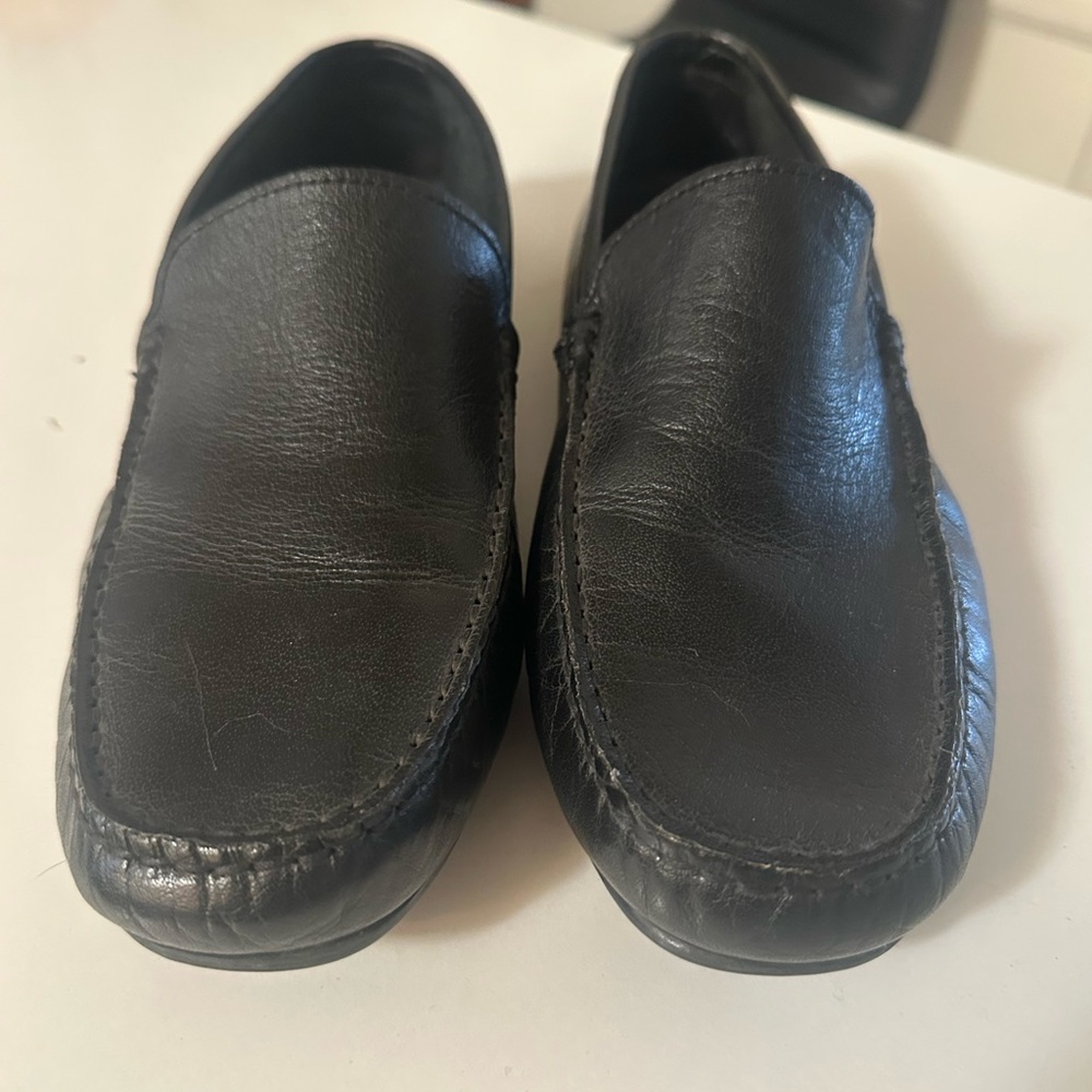 Men Loafers in color black leather in size 43, no name/no brand